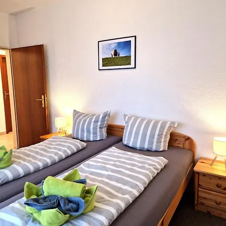 Gaestehaus Kuehn Warft 01 Eg Апартаменты Норддайх