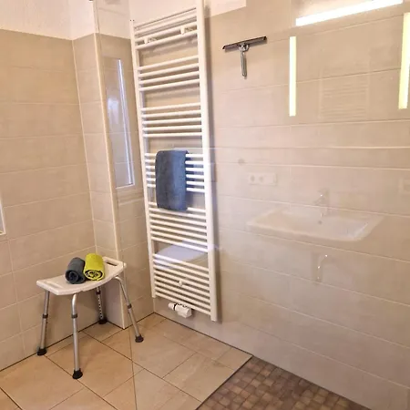 Gaestehaus Kuehn Warft 01 Eg Апартаменты Норддайх